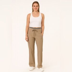 Mountain Hardwear Women’s Yuma Beige Hiking Pants Size 12 32” Inseam NWT
